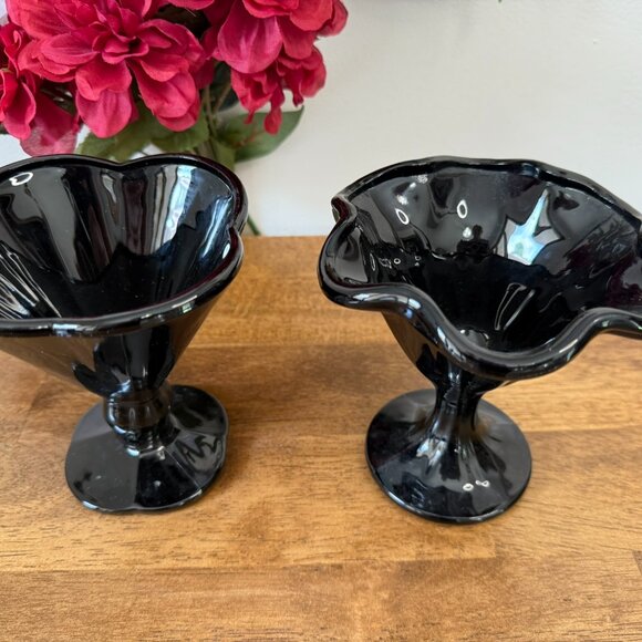 Black Amethyst Dessert Glasses – Ruffled Edge Tulip & Four-Petal Pedestal Dishes - Picture 3 of 6